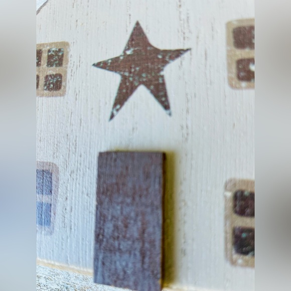 *Distressed Primitive Church Sitter - Picture 8 of 11